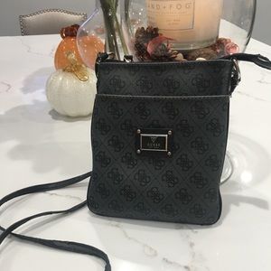 Black Guess purse shoulder or crisscross purse